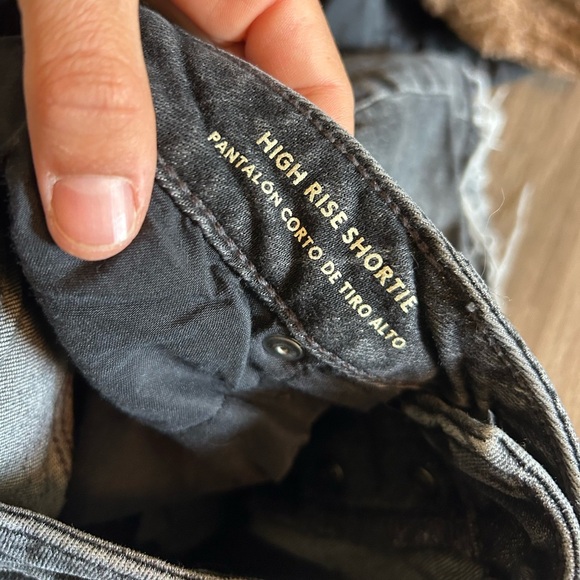 Universal Thread Women's Dark Gray high rise shortie Jean Shorts - Picture 3 of 6